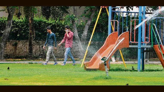 ਚੰਡੀਗੜ੍ਹ: ਅਸਥਾਈ ਪਾਣੀ ਦੀ ਸਪਲਾਈ ਨੇ ਸੈਕਟਰ 27 ਵਿੱਚ ਗਰੀਨ ਬੈਲਟ ਅਤੇ ਲਾਅਨ ਸੁੱਕੇ ਛੱਡ ਦਿੱਤੇ ਹਨ