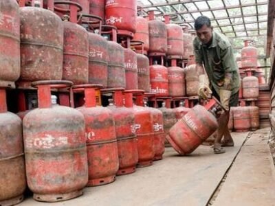 ਚੰਡੀਗੜ੍ਹ ਟ੍ਰਾਈਸਿਟੀ ਪ੍ਰਸ਼ਾਸਨ ਨੇ ਪੈਨਿਕ ਬੁਕਿੰਗ ਦੇ ਵਿਚਕਾਰ ਐਲਪੀਜੀ ਸਪਲਾਈ 'ਤੇ ਸਖਤ ਨਜ਼ਰ ਰੱਖੀ