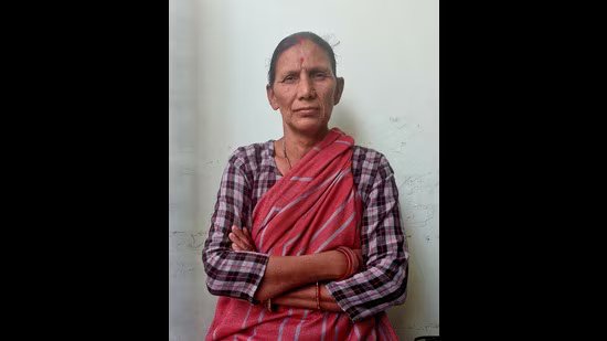 ਜ਼ੀਰਕਪੁਰ ਦੀ ਲੋਹੇ ਦੀ ਔਰਤ: 54 ਸਾਲਾ ਬਜ਼ੁਰਗ ਜਿਸਨੇ ਲੁੱਟਾਂ ਖੋਹਾਂ ਕੀਤੀਆਂ, ਸਥਾਨਕ ਲੋਕਾਂ ਲਈ ਆਸ ਦੀ ਕਿਰਨ ਬਣੀ