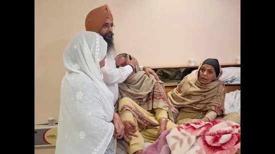 ਡੀਐਮ ਦੀ ਖ਼ੁਦਕੁਸ਼ੀ: ਵਿਰੋਧੀ ਧਿਰ ਨੇ ‘ਆਪ’ ਸਰਕਾਰ ‘ਤੇ ਨਿਸ਼ਾਨਾ ਸਾਧਿਆ, ਸਾਬਕਾ ਮੰਤਰੀ ਲਾਲਜੀਤ ਸਿੰਘ ਭੁੱਲਰ ਖ਼ਿਲਾਫ਼ FIR ਦੀ ਮੰਗ