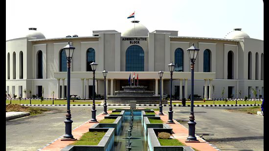 ਪਟਿਆਲਾ ਲਾਅ ਯੂਨੀਵਰਸਿਟੀ ਵੱਲੋਂ ਰਾਜੀਵ ਗਾਂਧੀ ਦਾ ਨਾਂ ਹਟਾਉਣ ਦੀ ਕੋਸ਼ਿਸ਼ ਕਰਦਿਆਂ ਵਿਵਾਦ ਖੜ੍ਹਾ ਹੋ ਗਿਆ