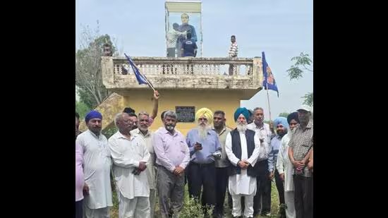 ਪੰਜਾਬ ਦੇ ਹੁਸ਼ਿਆਰਪੁਰ ‘ਚ ਅੰਬੇਡਕਰ ਦੇ ਬੁੱਤ ਦੀ ਭੰਨਤੋੜ, SFJ ਨੇ ਲਈ ਜ਼ਿੰਮੇਵਾਰੀ
