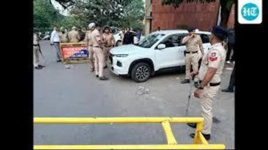 ਪੰਜਾਬ ਯੂਨੀਵਰਸਿਟੀ ਕੈਂਪਸ ‘ਚ ਗੋਲੀਬਾਰੀ: ਦੋਨੀ ਬਾਲ ਗੈਂਗ ਨਾਲ ਜੁੜੇ ਸ਼ੂਟਰ, ਪੀੜਤ ਲਾਪਤਾ