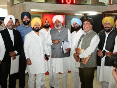 ਪੰਜਾਬ ਸਦਨ ਨੇ 'ਬੰਧੂਆ ਮਜ਼ਦੂਰ' ਵਾਲੀ ਟਿੱਪਣੀ 'ਤੇ ਸੁਖਪਾਲ ਖਹਿਰਾ ਵਿਰੁੱਧ ਵਿਸ਼ੇਸ਼ ਅਧਿਕਾਰ ਮਤਾ ਪਾਸ ਕੀਤਾ ਹੈ