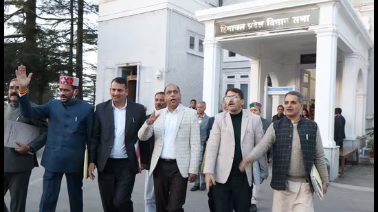 ਭਾਜਪਾ ਨੇ ਹਿਮਾਚਲ ਦੇ ਮੁੱਖ ਮੰਤਰੀ ‘ਤੇ ਰਾਜ ਦੇ ਫੰਡਾਂ ‘ਤੇ ਸਦਨ ਨੂੰ ‘ਗੁੰਮਰਾਹ’ ਕਰਨ ਦਾ ਦੋਸ਼ ਲਗਾਇਆ, ਵਾਕਆਊਟ ਕੀਤਾ