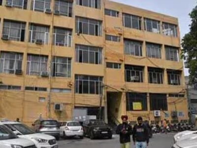 ਲੁਧਿਆਣਾ: ਕਾਂਗਰਸੀ ਕੌਂਸਲਰ ਨੇ ਐੱਮ.ਸੀ. 'ਚ ਲਾਏ 'ਭੂਤ ਸਟਾਫ', 'ਵਿੱਤੀ ਬੇਨਿਯਮੀਆਂ' ਦੇ ਝੰਡੇ