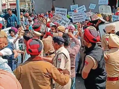 ਲੁਧਿਆਣਾ: ਬਲਾਕ ਸੰਮਤੀ ਚੋਣਾਂ ਨੂੰ ਲੈ ਕੇ ਕਾਂਗਰਸੀ ਆਗੂਆਂ ਦਾ ਪ੍ਰਦਰਸ਼ਨ, ਸਮਰਥਕਾਂ ਨੂੰ ਹਿਰਾਸਤ 'ਚ ਲਿਆ ਗਿਆ