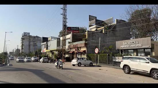 ਲੁਧਿਆਣਾ: ਸਿੱਧਵਾਂ ਕੈਨਾਲ ਰੋਡ ‘ਤੇ 47 ‘ਗੈਰ-ਕਾਨੂੰਨੀ’ ਵਪਾਰਕ ਇਮਾਰਤਾਂ ਦੀ ਪਛਾਣ ਕੀਤੀ ਗਈ ਹੈ