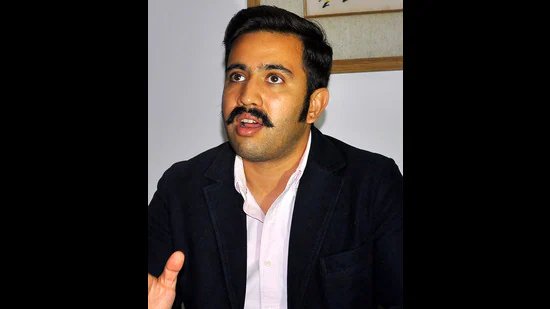 ਵਿਕਰਮਾਦਿਤਿਆ ਨੇ ਗਡਕਰੀ ਨਾਲ ਮੁਲਾਕਾਤ ਕੀਤੀ, ਸੜਕਾਂ, ਪੁਲਾਂ ਦੇ ਨਿਰਮਾਣ ਲਈ ਸਹਿਯੋਗ ਮੰਗਿਆ