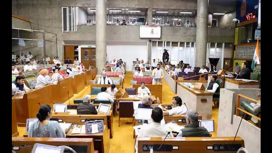 ਹਰਿਆਣਾ ਵਿਧਾਨ ਸਭਾ ਨੇ ਐਕਸਟੈਂਸ਼ਨ ਅਤੇ ਗੈਸਟ ਲੈਕਚਰਾਰਾਂ ਲਈ ਸੇਵਾ ਲਾਭ ਸੁਰੱਖਿਅਤ ਕਰਨ ਲਈ ਬਿੱਲ ਪਾਸ ਕੀਤਾ