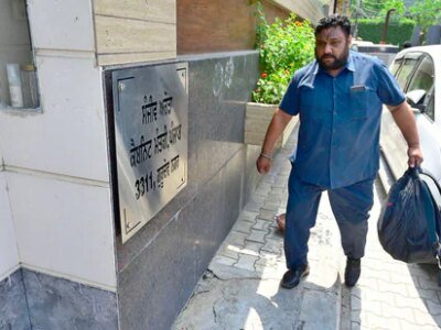 ED ਨੇ FEMA ਦੀ ਜਾਂਚ 'ਚ ਪੰਜਾਬ ਦੇ ਮੰਤਰੀ ਸੰਜੀਵ ਅਰੋੜਾ ਦੇ ਟਿਕਾਣਿਆਂ 'ਤੇ ਛਾਪਾ ਮਾਰਿਆ