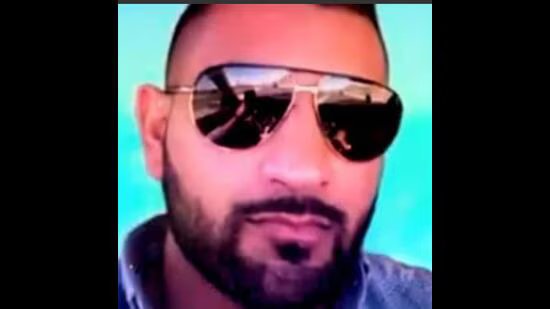 ਅੰਤਰਰਾਸ਼ਟਰੀ ਡਰੱਗ ਸਰਗਨਾ ਭਿੰਡਰ ਦੇ ਭਾਰਤ ਤੋਂ ਭੱਜਣ ‘ਤੇ ਪੰਜਾਬ ਪੁਲਿਸ ਨੇ ਲਾਲ ਚਿਹਰਾ ਛੱਡ ਦਿੱਤਾ ਹੈ