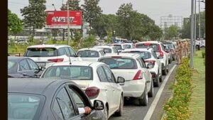 ਆਈਪੀਐਲ ਨੇ ਟ੍ਰੈਫਿਕ ਦੇ ਦੁਰਪ੍ਰਬੰਧ ਦੇ ਵਿਚਕਾਰ ਨਿਊ ​​ਚੰਡੀਗੜ੍ਹ, ਨੇੜਲੇ ਪਿੰਡਾਂ ਦੇ ਵਸਨੀਕਾਂ ਲਈ ਹਫੜਾ-ਦਫੜੀ ਮਚਾਈ