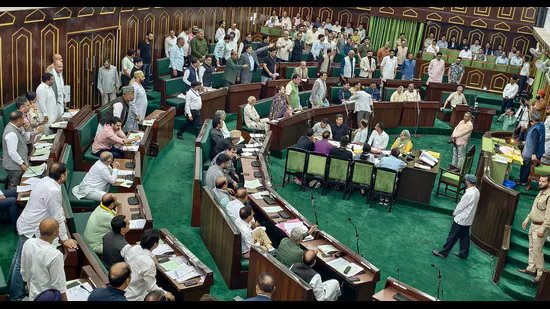 ਉਮਰ ਸਰਕਾਰ ਨੇ ਜੰਮੂ-ਕਸ਼ਮੀਰ ਲੈਂਡ ਗ੍ਰਾਂਟਸ ਐਕਟ, 1960 ‘ਤੇ ਪ੍ਰਾਈਵੇਟ ਮੈਂਬਰ ਬਿੱਲ ਨੂੰ ਮਨਜ਼ੂਰੀ ਦਿੱਤੀ