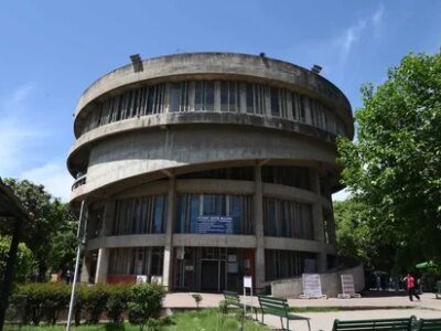 ਉਲਟਾ-ਡਾਊਨ ਆਈਕਨ: ਕਿਵੇਂ ਇੱਕ ਗਲਤੀ ਨੇ PU ਦੇ ਵਿਦਿਆਰਥੀ ਕੇਂਦਰ ਨੂੰ ਪਰਿਭਾਸ਼ਿਤ ਕੀਤਾ