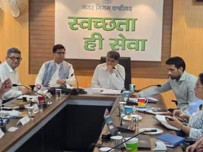 ਚੰਡੀਗੜ੍ਹ: ਸੰਸਦ ਮੈਂਬਰ ਤਿਵਾੜੀ ਨੇ ਸੀਐਚਬੀ ਅਧਿਕਾਰੀਆਂ ਨੂੰ ਲੋੜ-ਅਧਾਰਤ ਤਬਦੀਲੀਆਂ 'ਤੇ ਮਨੁੱਖੀ ਪਹੁੰਚ ਅਪਣਾਉਣ ਲਈ ਕਿਹਾ