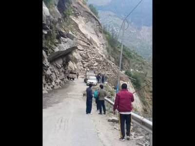 ਚੰਬਾ-ਭਰਮੌਰ ਹਾਈਵੇ 'ਤੇ ਜ਼ਮੀਨ ਖਿਸਕਣ ਕਾਰਨ ਆਵਾਜਾਈ ਠੱਪ ਹੋ ਗਈ ਹੈ