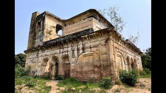 ਦੀਨਾਨਗਰ ਵਿੱਚ ਮਹਾਰਾਜਾ ਰਣਜੀਤ ਸਿੰਘ ਦੀ ਬਾਰਾਂਦਰੀ ਨੂੰ ਨੁਕਸਾਨ ਪਹੁੰਚਾਉਂਦਾ ਹੈਰੀਟੇਜ ਗਰੁੱਪ