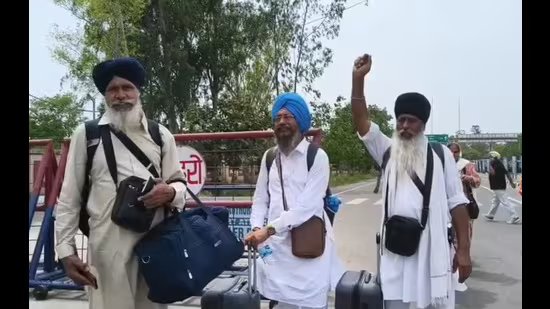 ਪਾਕਿਸਤਾਨ ਵਿੱਚ ਵਿਸਾਖੀ ਮਨਾਉਣ ਤੋਂ ਬਾਅਦ 2200 ਤੋਂ ਵੱਧ ਸਿੱਖ ਸ਼ਰਧਾਲੂ ਭਾਰਤ ਪਰਤੇ