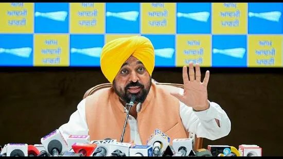 ਪੰਜਾਬ ਦੇ ਮੁੱਖ ਮੰਤਰੀ ਨੇ ‘ਆਪ’ ਦੇ ਦਲ-ਬਦਲੂ ਸੰਸਦ ਮੈਂਬਰਾਂ ਨੂੰ ਵਾਪਸ ਬੁਲਾਉਣ ਲਈ ਰਾਸ਼ਟਰਪਤੀ ਨੂੰ ਕੀਤੀ ਪਟੀਸ਼ਨ