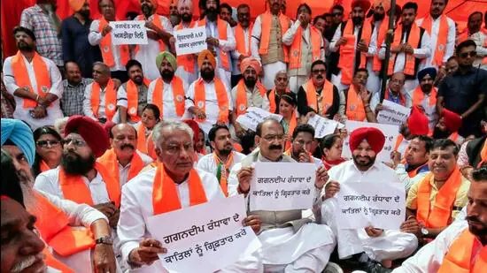 ਪੰਜਾਬ ਭਾਜਪਾ ਵੱਲੋਂ ਅੰਮ੍ਰਿਤਸਰ ‘ਚ ‘ਆਪ’ ਸਰਕਾਰ ਖਿਲਾਫ ਪ੍ਰਦਰਸ਼ਨ, ਰੰਧਾਵਾ ਪਰਿਵਾਰ ਲਈ ਇਨਸਾਫ ਦੀ ਮੰਗ