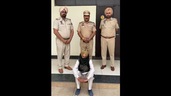 ਮੂਸੇ ਵਾਲਾ ਦੇ ਸਾਬਕਾ ਮੈਨੇਜਰ ‘ਤੇ 1 ਕਰੋੜ ਦੀ ਫਿਰੌਤੀ ਦਾ ਮਾਮਲਾ ਦਰਜ, ਪਿਤਾ ਲੁਧਿਆਣਾ ‘ਚ ਗ੍ਰਿਫਤਾਰ