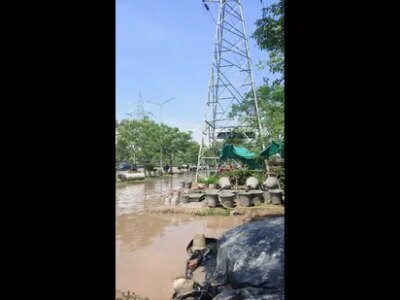 ਮੋਹਾਲੀ ਦੀ ਏਅਰਪੋਰਟ ਰੋਡ 'ਤੇ ਗੋਡੇ-ਗੋਡੇ ਪਾਣੀ, ਮੀਂਹ ਕਾਰਨ ਯਾਤਰੀ ਫਸੇ, ਨਰਸਰੀਆਂ ਨੂੰ ਹੋਇਆ ਭਾਰੀ ਨੁਕਸਾਨ