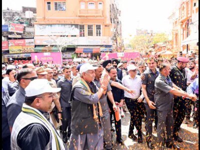 ਲਾਈਨ ਵਿੱਚ ਪੈ ਜਾਓ ਜਾਂ ਸੰਗੀਤ ਦਾ ਸਾਹਮਣਾ ਕਰੋ, LG ਮਨੋਜ ਸਿਨਹਾ ਨੇ ਨਸ਼ਾ ਤਸਕਰਾਂ ਨੂੰ ਚੇਤਾਵਨੀ ਦਿੱਤੀ ਹੈ