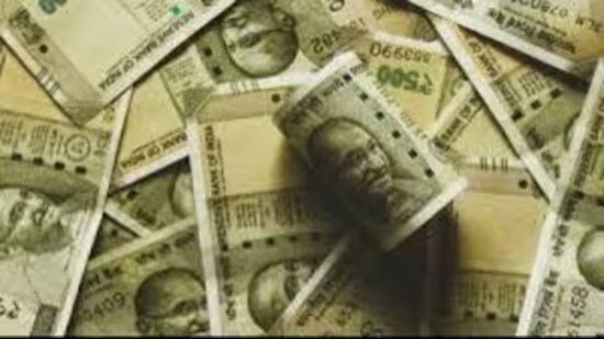 ਵਿਰੋਧੀ ਧਿਰ ਦੇ ਹੰਗਾਮੇ ਦਰਮਿਆਨ ਪੰਜਾਬ ਸਰਕਾਰ 3 ਮਹੀਨਿਆਂ ਵਿੱਚ 9,500 ਕਰੋੜ ਰੁਪਏ ਦਾ ਕਰਜ਼ਾ ਇਕੱਠਾ ਕਰੇਗੀ