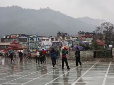 ਹਿਮਾਚਲ 'ਚ ਅਟਲ ਸੁਰੰਗ ਨੇੜੇ ਬਰਫੀਲੇ ਤੂਫਾਨ ਦਾ ਖਤਰਾ; ਸੈਲਾਨੀਆਂ ਦੀ ਆਵਾਜਾਈ ਸੀਮਤ ਹੈ