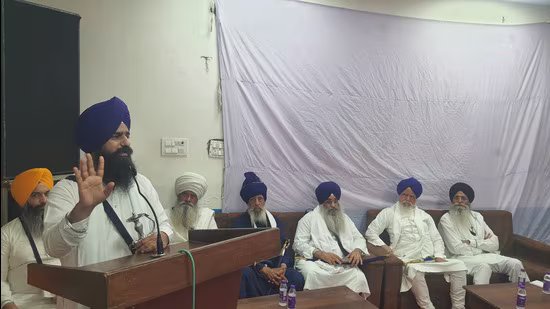ਬੇਅਦਬੀ ਵਿਰੋਧੀ ਕਾਨੂੰਨ ‘ਤੇ ਪੰਥ ਨਾਲ ਸਲਾਹ ਨਹੀਂ ਕੀਤੀ ਗਈ: ਅਕਾਲ ਤਖ਼ਤ ਨੇ ਪੰਜਾਬ ਦੇ ਸਪੀਕਰ ਨੂੰ 8 ਮਈ ਨੂੰ ਤਲਬ ਕੀਤਾ