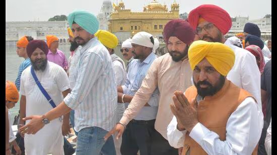 ਮਾਨ ਨੇ ਹਮਲਾ ਤਿੱਖਾ ਕੀਤਾ, ਕਿਹਾ ਸੂਬੇ ‘ਚ ਦੋਹਰੇ ਧਮਾਕੇ ‘ਭਾਜਪਾ ਦੇ ਦਾਖਲੇ ਦਾ ਸੰਕੇਤ’