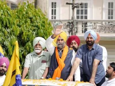 ਮੋਹਾਲੀ: ਚੋਣ ਪ੍ਰਚਾਰ ਰੁਕਣ ਕਾਰਨ ਵੋਟਰਾਂ ਨੂੰ ਲੁਭਾਉਣ ਲਈ ਪ੍ਰਚਾਰਕਾਂ ਨੇ ਆਖਰੀ ਦਮ ਤੱਕ ਯਤਨ ਕੀਤੇ