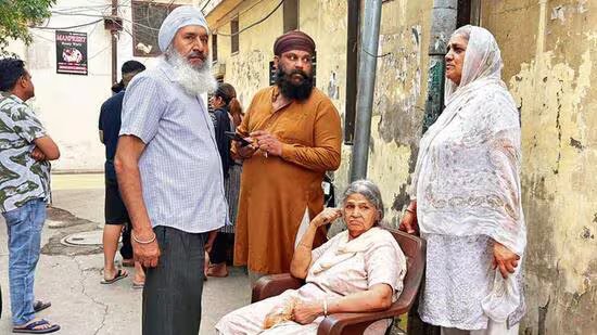 ਲੁਧਿਆਣਾ ਦੋਹਰਾ ਕਤਲ: ਕਾਤਲਾਂ ਨੇ ਪੀੜਤ ਜੋੜਾ ਦੱਸ ਕੇ ਕਾਲਾਂ ਦਾ ਜਵਾਬ ਦਿੱਤਾ, ਰਿਸ਼ਤੇਦਾਰਾਂ ਨੇ ਪੁਲਿਸ ਨੂੰ ਦੱਸਿਆ