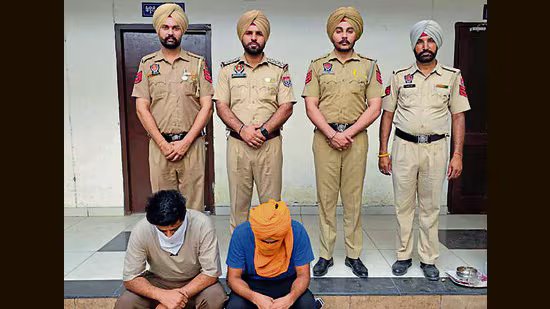 ਲੁਧਿਆਣਾ: ਪੰਜਾਬੀ ਗਾਇਕ 5 ਕਿਲੋ ਹੈਰੋਇਨ ਤੇ 1.5 ਲੱਖ ਦੀ ਡਰੱਗ ਮਨੀ ਸਮੇਤ ਕਾਬੂ