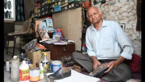 ਗੋਲ ਚੱਕਰ | ਸ਼ਾਇਰੀ, ਹੰਕਾਰ ਮੋਚੀ ਦੀ ਹੱਟੀ ਵਿੱਚੋਂ ਨਿਕਲਦਾ ਹੈ