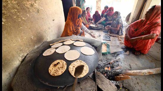 ਚੰਡੀਗੜ੍ਹ ਮਿਡ-ਡੇ-ਮੀਲ: ਕੇਂਦਰ ਨੇ 25% ਲਾਗਤ-ਵਰਤੋਂ ਦੀ ਬੇਮੇਲਤਾ ਨੂੰ ਫਲੈਗ ਕੀਤਾ, ਅਧਿਐਨ ਕਰਨ ਦੀ ਮੰਗ ਕੀਤੀ