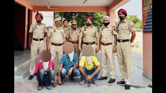 ਜਲੰਧਰ ‘ਚ ਪਾਕਿਸਤਾਨ ਸਥਿਤ ਗੈਂਗਸਟਰ ਸ਼ਹਿਜ਼ਾਦ ਭੱਟੀ ਦੇ ਤਿੰਨ ਸਾਥੀ ਗ੍ਰਿਫਤਾਰ
