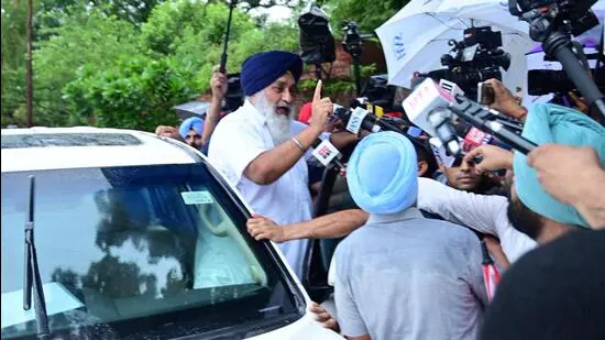 2015 ਦੀ ਬੇਅਦਬੀ, ਪੁਲਿਸ ਗੋਲੀਬਾਰੀ ਮਾਮਲੇ: ਸੁਖਬੀਰ ਚੰਡੀਗੜ੍ਹ ਵਿੱਚ SIT ਜਾਂਚ ਵਿੱਚ ਸ਼ਾਮਲ