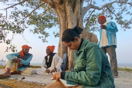 ਦੱਖਣਚਿੱਤਰ ਵਿਖੇ, 'ਮਿੱਥ, ਯਾਦ ਅਤੇ ਰੂਪ' ਪਰਧਾਨ ਗੋਂਡਾਂ ਦੀਆਂ ਪਵਿੱਤਰ ਕਹਾਣੀਆਂ ਦਾ ਪਤਾ ਲਗਾਉਂਦਾ ਹੈ।