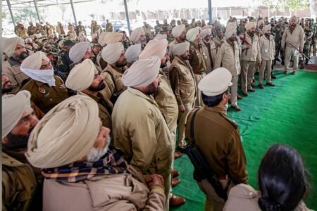 ਡਿਊਟੀ 'ਤੇ ਜਾਣ ਅਤੇ ਆਉਣ ਸਮੇਂ ਵਰਦੀ ਨਾ ਪਾਉਣ ਦੇ ਨਿਰਦੇਸ਼ ਮਿਲੇ ਹਨ? ਪੰਜਾਬ ਪੁਲਿਸ ਦੀ ਤੱਥ ਜਾਂਚ