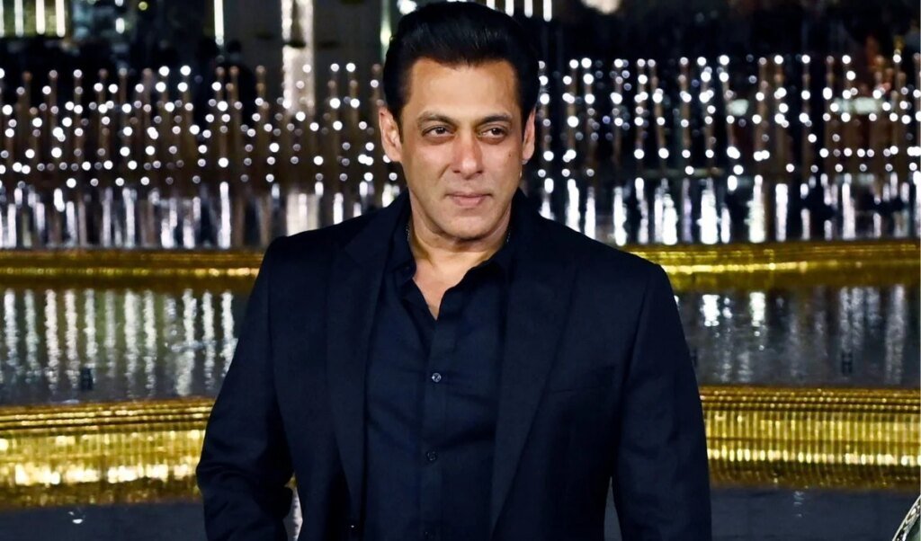 ਬਾਡੀ ਸ਼ੇਮਿੰਗ ਤੋਂ ਲੈ ਕੇ ਪਾਪਰਾਜ਼ੀ ਅਸ਼ਲੀਲਤਾ ਤੱਕ, ਸਲਮਾਨ ਖਾਨ ਨੇ ਡਿਜੀਟਲ ਨਫ਼ਰਤ ਅਤੇ ਮਾਨਸਿਕ ਸਿਹਤ ਦੇ ਸੰਕਟ ਦਾ ਪਰਦਾਫਾਸ਼ ਕੀਤਾ।