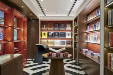 Assouline ਨਵੀਂ ਦਿੱਲੀ ਵਿੱਚ ਇੱਕ ਕਿਉਰੇਟਿਡ ਲਗਜ਼ਰੀ ਲਾਇਬ੍ਰੇਰੀ ਅਨੁਭਵ ਦੇ ਨਾਲ ਆਪਣਾ ਪਹਿਲਾ ਭਾਰਤੀ ਫਲੈਗਸ਼ਿਪ ਸਟੋਰ ਖੋਲ੍ਹਦਾ ਹੈ