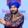 ਦਲੇਰ ਮਹਿੰਦੀ ਬੇਇੱਜ਼ਤੀ ਮਾਮਲੇ ‘ਤੇ ਗਰਮਾਈ ਸਿਆਸਤ: ਭਰਾ ਮੀਕਾ ਸਿੰਘ ਨੇ ਉੱਤਰਾਖੰਡ ਦੇ ਮੰਤਰੀ ਸੁਬੋਧ ਉਨਿਆਲ ਤੋਂ ਜਨਤਕ ਤੌਰ ‘ਤੇ ਮੰਗੀ ਮੁਆਫੀ