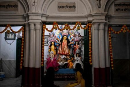 ਦੁਰਗਾ ਪੂਜਾ 2026: ਲਗਜ਼ਰੀ ਟੂਰ ਨਾਲ ਕੋਲਕਾਤਾ ਦੀਆਂ ਕਤਾਰਾਂ ਨੂੰ ਛੱਡੋ