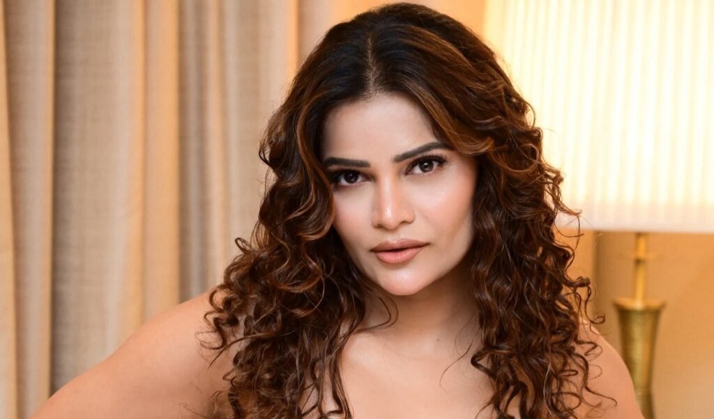 ਬਿੱਗ ਬੌਸ 16 ਫੇਮ ਅਰਚਨਾ ਗੌਤਮ ਦੇ ਮੁੰਬਈ ਕੈਫੇ ਵਿੱਚ ਚੋਰੀ! ਚੋਰਾਂ ਨੇ ਉਖਾੜਿਆ ਕੈਸ਼ ਕਾਊਂਟਰ, ਸੀਸੀਟੀਵੀ ਫੁਟੇਜ ਸਾਂਝੀ ਕਰਕੇ ਦਰਜ ਕਰਵਾਈ ਐਫ.ਆਈ.ਆਰ